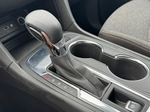 Used 2024 Chevrolet Equinox LT w/ LPO, Floor Liner Package FWD image 18