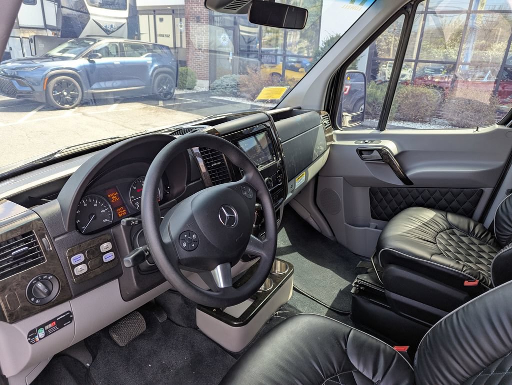 Used 2017 Mercedes-Benz Sprinter 2500 image 12
