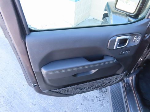 Certified 2022 Jeep Wrangler Unlimited Sahara w/ Cold Weather Group image 23