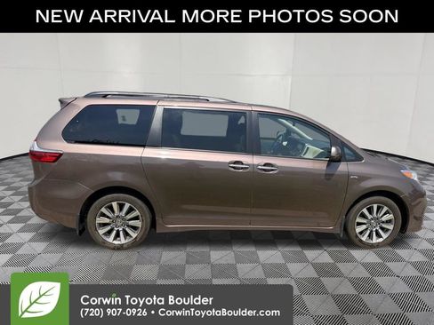 Used 2020 Toyota Sienna XLE Premium AWD/4WD image 9