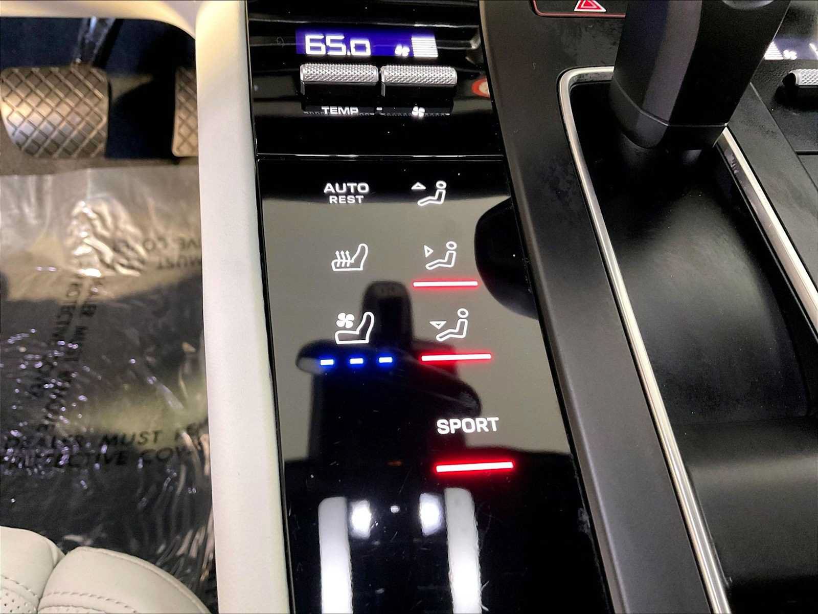 Certified 2024 Porsche Macan AWD/4WD image 37