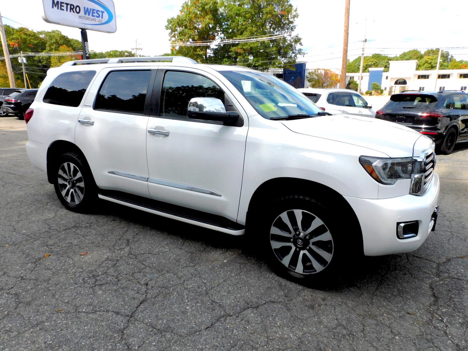 Used 2019 Toyota Sequoia Limited w/ Safety & Convenience Package AWD/4WD image 7