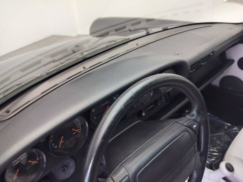 Used 1992 Porsche 911 Carrera RWD image 20