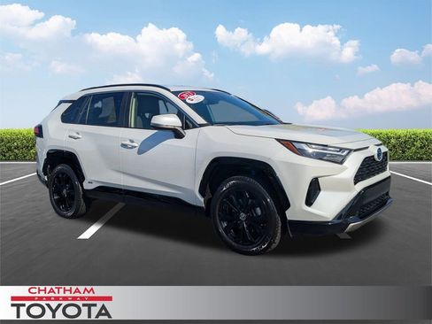 Certified 2023 Toyota RAV4 SE image 1