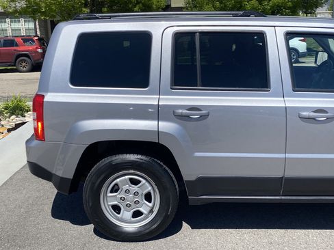 Used 2016 Jeep Patriot Sport w/ Power Value Group AWD/4WD image 6