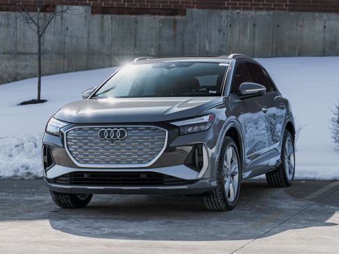 Used 2023 Audi Q4 e-tron Premium Plus w/ Premium Plus image 7