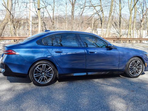 Used 2024 BMW 530i w/ M Sport Package image 9