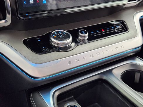 New 2026 Ford Expedition Platinum w/ Driver's Package image 24