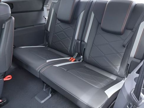 New 2026 Volkswagen Atlas Peak Edition AWD/4WD image 17