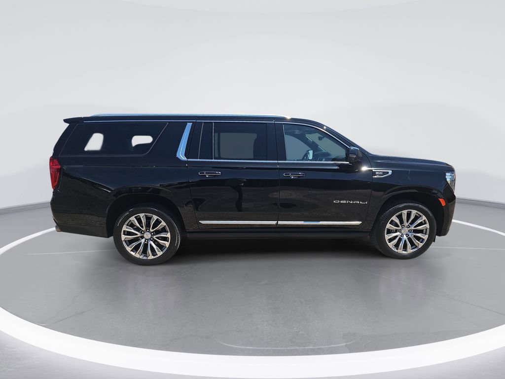 Certified 2021 GMC Yukon XL Denali w/ Denali Premium Package AWD/4WD image 2