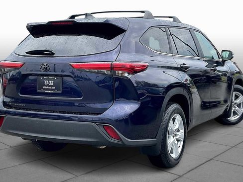 Used 2023 Toyota Highlander L image 12