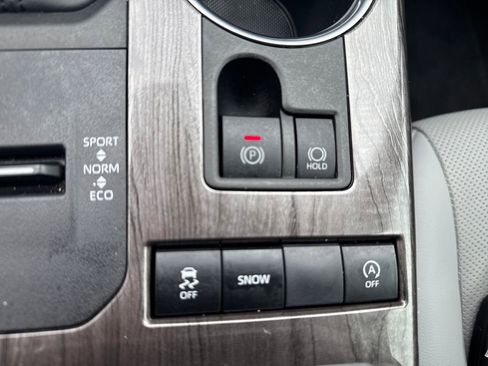 Used 2020 Toyota Highlander Platinum FWD image 25