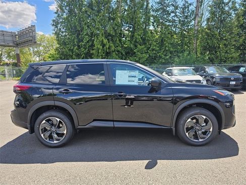 New 2025 Nissan Rogue SV image 4