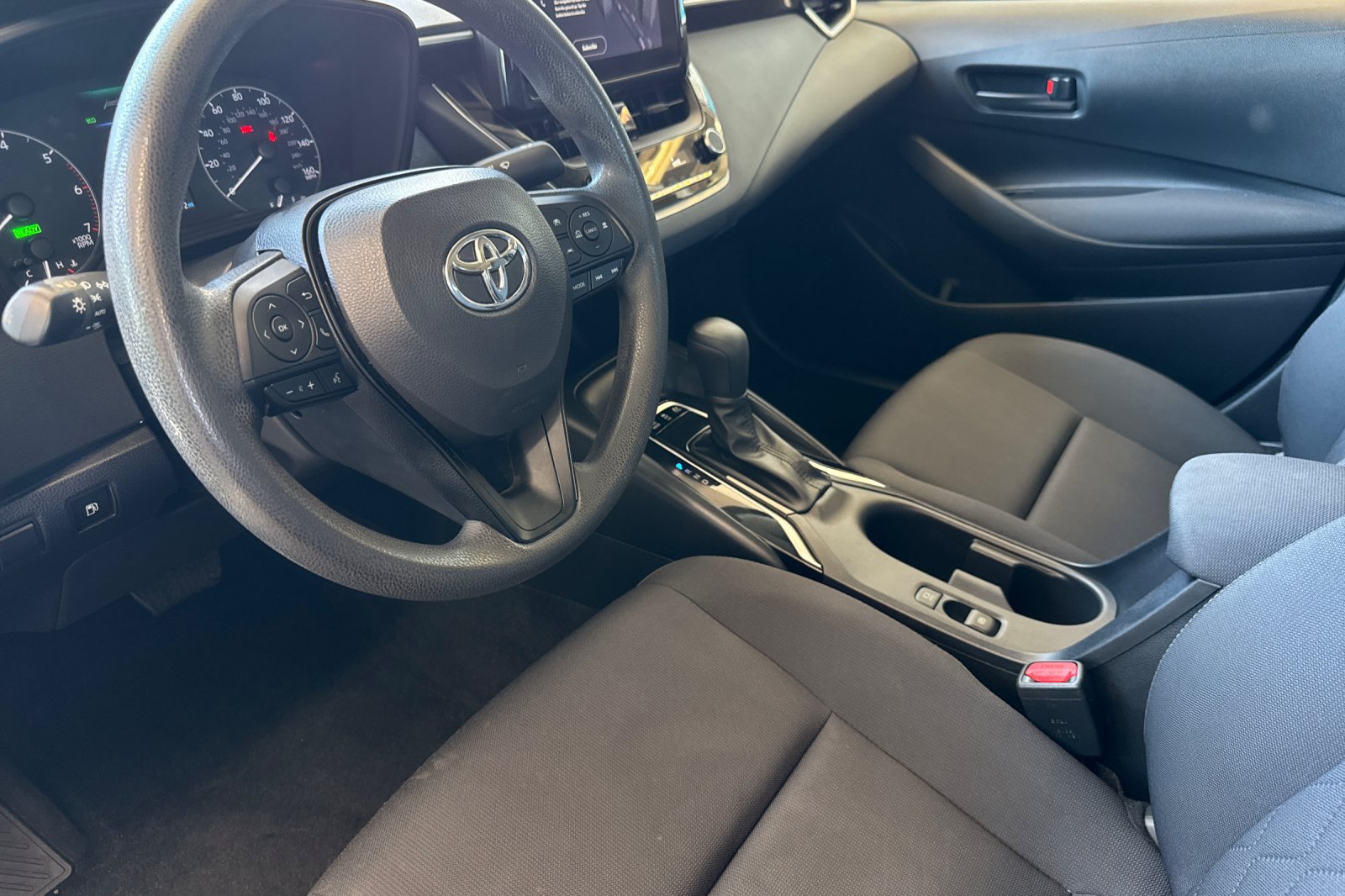 Used 2023 Toyota Corolla LE w/ Carpet Mat Package (TMS) FWD image 10