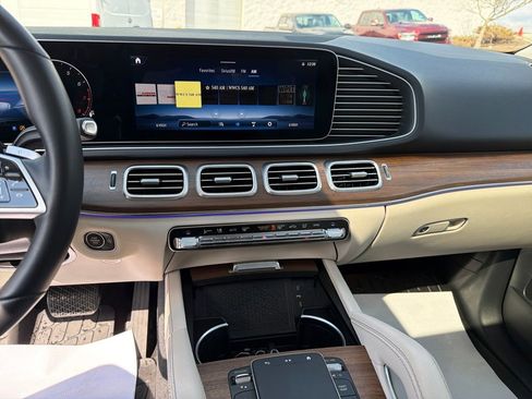 Certified 2025 Mercedes-Benz GLE 350 4MATIC image 17