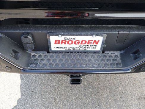 New 2026 GMC Canyon AT4 image 17