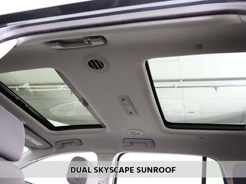 Used 2020 GMC Acadia SLE w/ Driver Convenience Package image 3