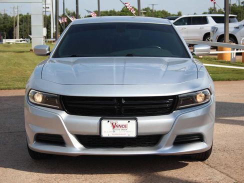 Used 2022 Dodge Charger SXT RWD image 3