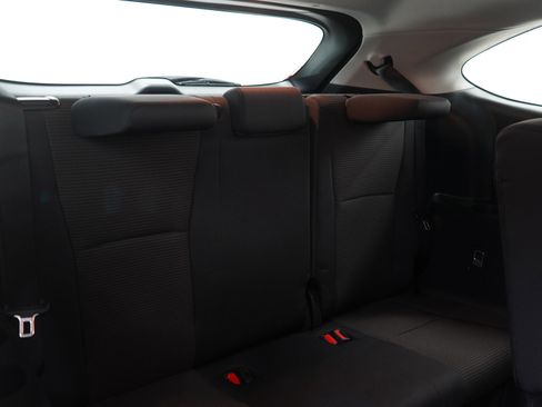 Used 2024 Toyota Highlander LE image 12