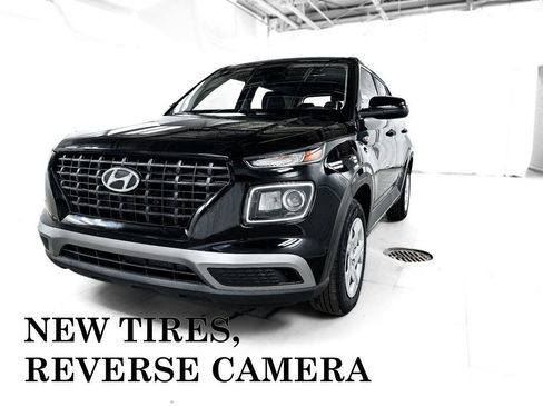 Used 2020 Hyundai Venue SE image 1