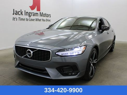 Used 2020 Volvo S90 T6 R-Design image 1