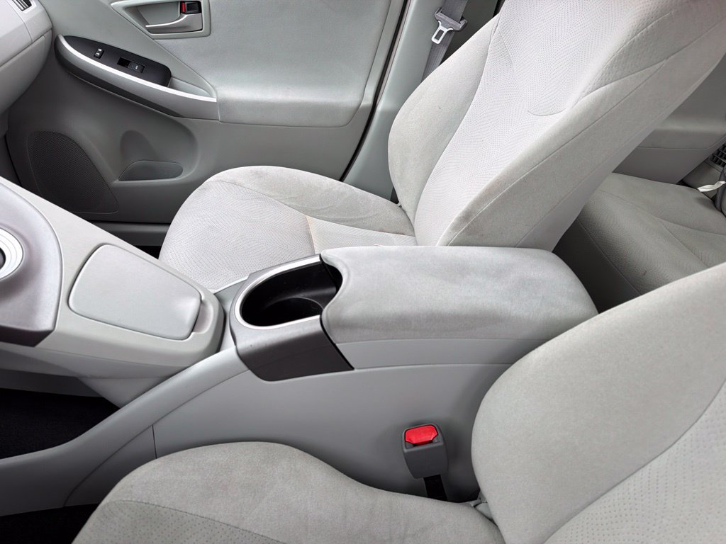 Used 2014 Toyota Prius Three w/ Preferred Accessory Package FWD image 11