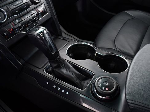 Used 2017 Ford Explorer XLT w/ Equipment Group 202A image 31