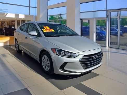 Used 2018 Hyundai Elantra SE w/ SE Connectivity Package 04 image 1