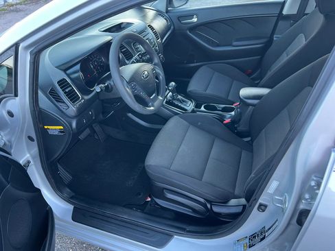 Used 2017 Kia Forte LX FWD image 6