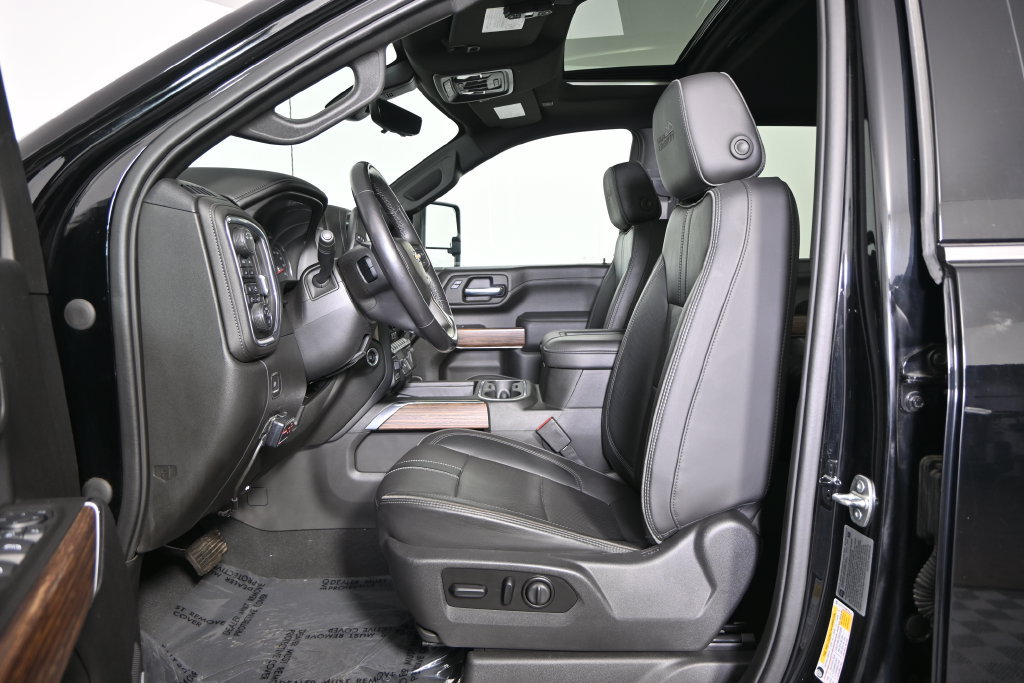 Used 2021 Chevrolet Silverado 3500 High Country w/ Snow Plow Prep/Camper Package AWD/4WD image 21
