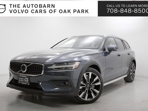 Certified 2024 Volvo V60 B5 Cross Country Ultimate image 1