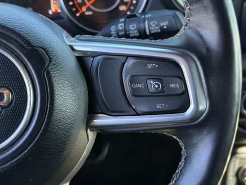 Used 2019 Jeep Wrangler Unlimited Sahara AWD/4WD image 29