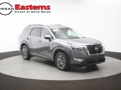 Used 2025 Nissan Pathfinder SV FWD image 50