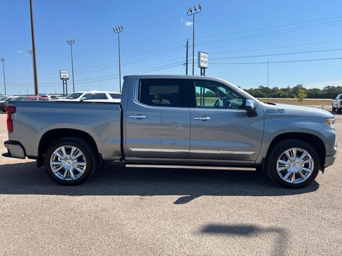 Used 2026 Chevrolet Silverado 1500 High Country AWD/4WD image 7