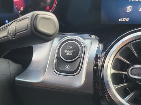 Certified 2025 Mercedes-Benz GLB 250 image 25