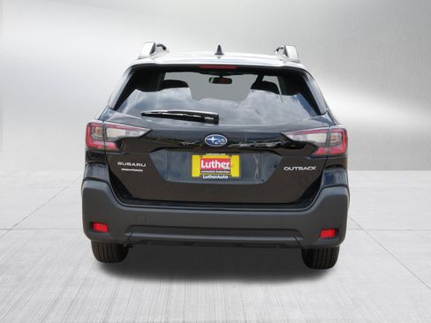 Used 2025 Subaru Outback Premium AWD/4WD image 6