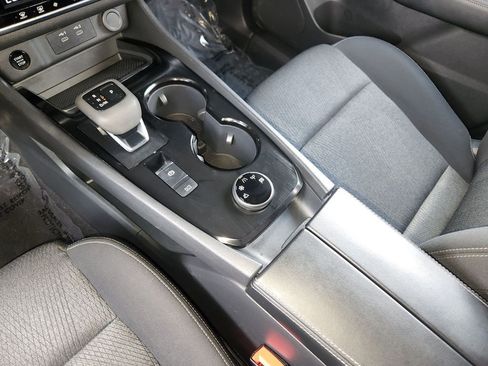 Used 2025 Nissan Rogue SV image 21