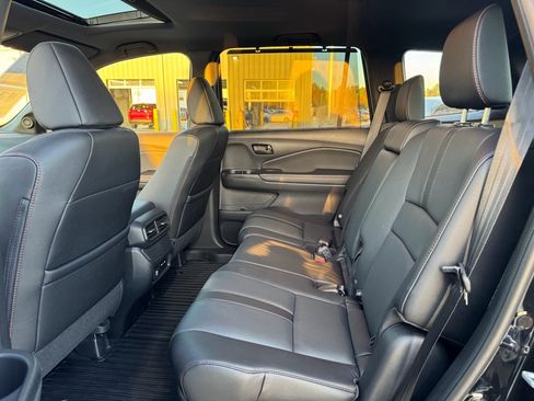 Certified 2025 Honda Passport TrailSport image 26