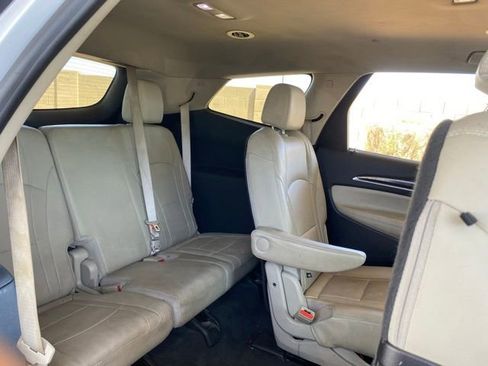 Used 2021 Buick Enclave Essence w/ Sport Touring Edition FWD image 7