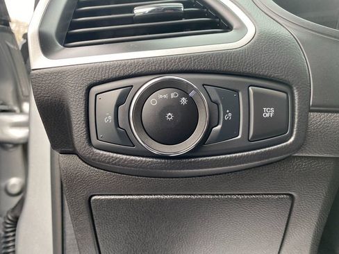 Used 2023 Ford Edge SEL image 14