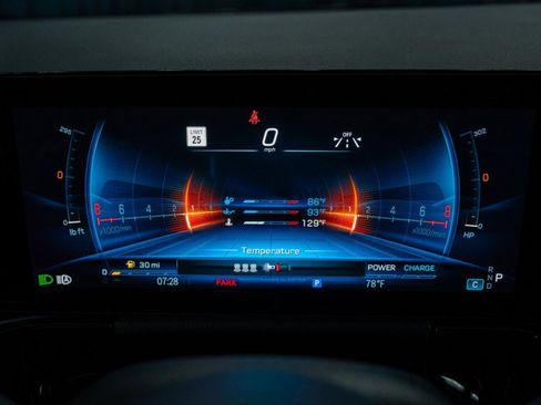 New 2026 Mercedes-Benz GLA 35 AMG 4MATIC image 17