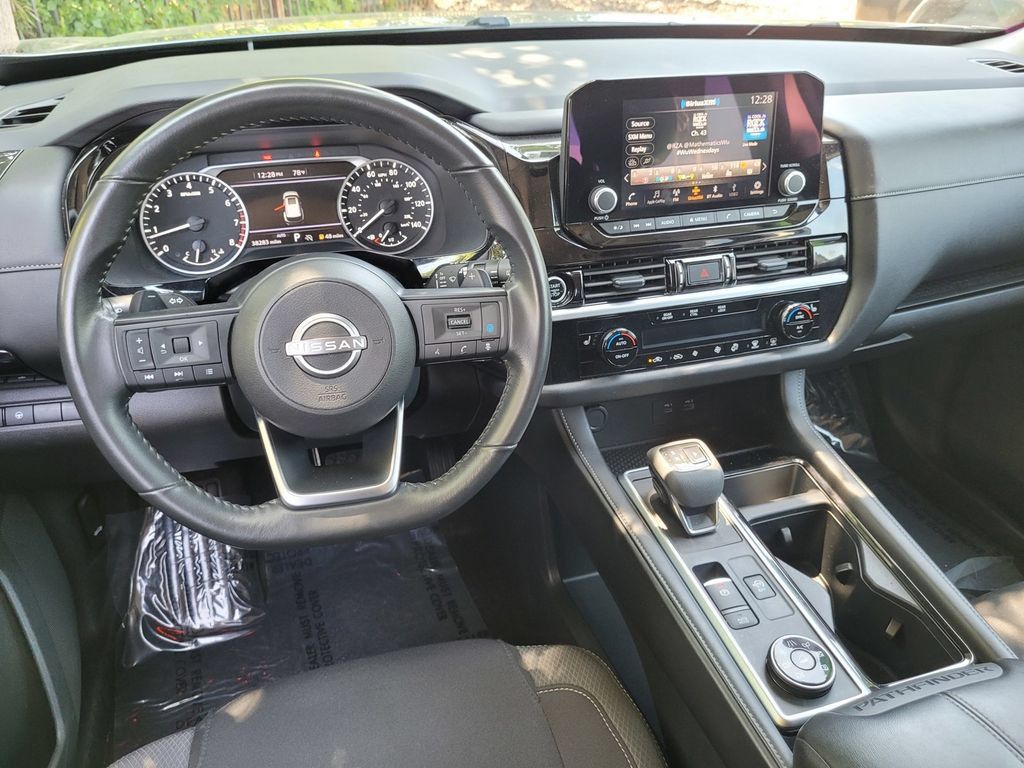 Used 2024 Nissan Pathfinder SV AWD/4WD image 20