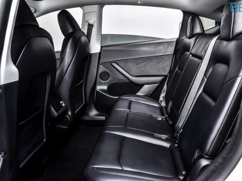 Used 2023 Tesla Model Y Long Range image 18