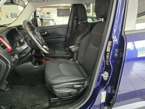 Used 2016 Jeep Renegade Trailhawk image 9