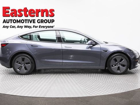 Used 2023 Tesla Model 3 Standard Range image 4