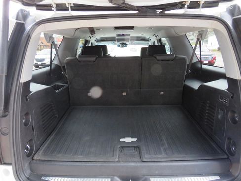 Used 2018 Chevrolet Suburban LT w/ LT Signature Package image 11