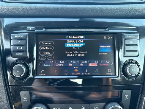 Used 2020 Nissan Rogue SV AWD/4WD image 25