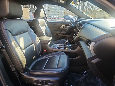 Used 2022 Chevrolet Traverse LT w/ LPO, Floor Liner Package image 27