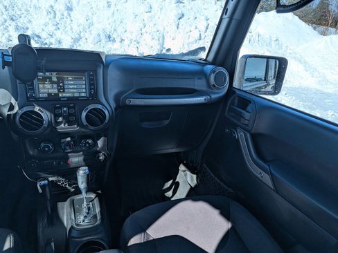 Used 2015 Jeep Wrangler Unlimited Sport w/ Quick Order Package 24S image 11