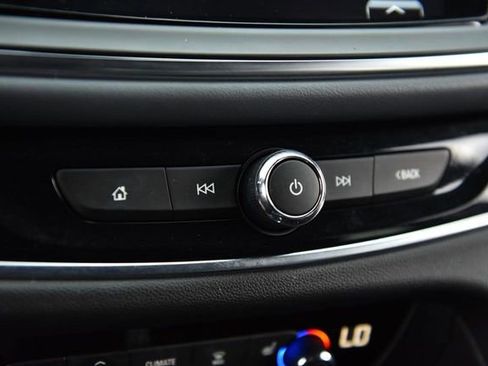 Used 2019 Buick Enclave Essence FWD image 15